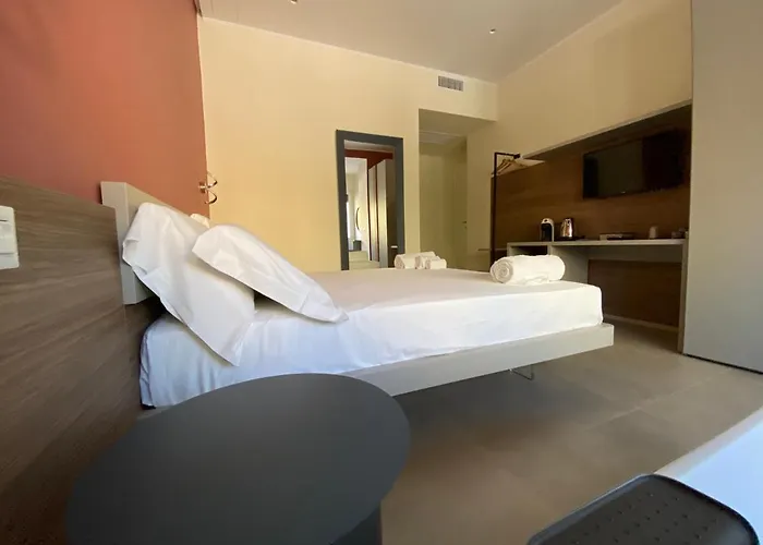 Levante And Apartment *