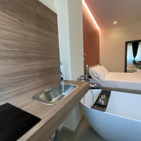 Levante And Apartment *